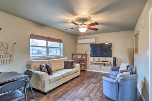 Welcoming Tow Home about 1 Mi to Lake Buchanan!