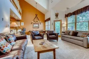Corral at Breckenridge 207S Heron Condo a Spacious Great Location - Overlook Athletic Club Heliport