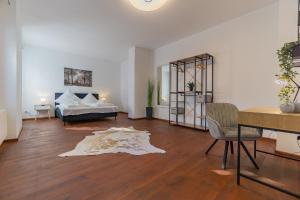 Exklusive Stadtvilla-190qm- Parkplatz- 3Schlafzimmer- 2 Bäder- Netflix- Waschmaschine- 4 Etagen-nähe Theater