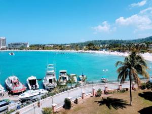 Sandcastle Beach one bedroom apartments.