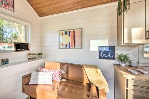 Shared Dock & Lake Access: Daingerfield Tiny Home
