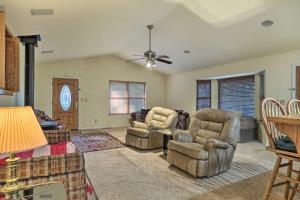 Furnished Deck Family-Friendly Twain Harte Home