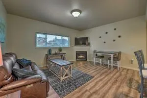 Central Apt Private Fireplace and Patio Access - Bow