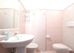 Santa Teresa Sea View apartment - Private Parking & WiFi