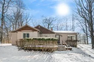 Johnson Cottage - Lee