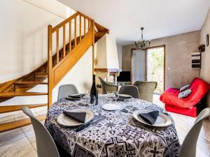 Maisons de vacances Modern Holiday Home in Minerve with Private Courtyard : photos des chambres