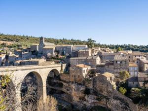 Maisons de vacances Modern Holiday Home in Minerve with Private Courtyard : photos des chambres