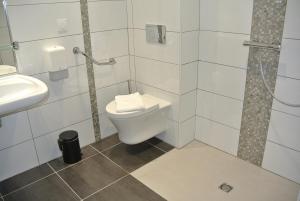 Hotels The Originals City, Hotel Castel Burgond, Dijon Ouest (Inter-Hotel) : photos des chambres