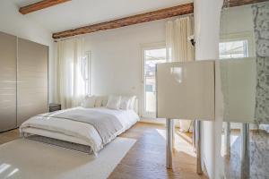 Colleoni Apartment with 2 Superb Terraces