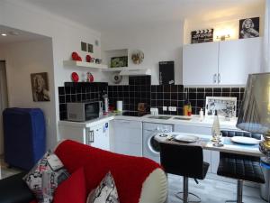 Apartment Rue St Antoine