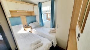 Apple Tree Lodge Hot Tub 3 bedroom 2 Bars