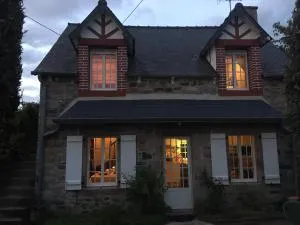 Maison dans la prairie - Sables-d'Or-les-Pins