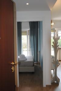 RAGGIO DI SOLE - pool, tennis, parking, sea view & relax