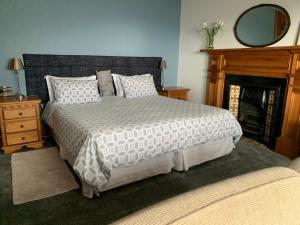 Suite with Sea View room in Hunters Guest House