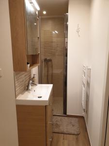 Charmant studio avec coin nuit - vieille ville CLIMATISE