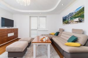Mountain View Apartment Krupówki by Renters