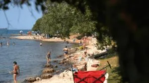 Easyatent Safari tent Polari - 罗维尼村