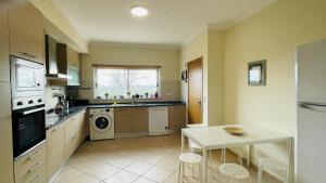 Santa Maria G - Shared Pool - 8 Guests - Albufeira