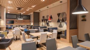 Holiday Inn Express & Suites - Potsdam by IHG