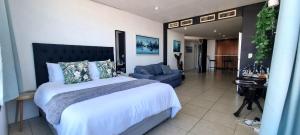 Accommodation Front - Cosy 2 Sleeper with Exquisite Harbour Views