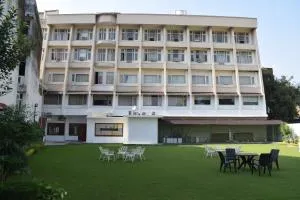 Hotel Ambica Katra - Rājauri