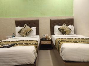 Hotel Golden Nest Popular Residency