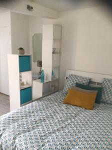 Studio terrasse vieux port-centre historique