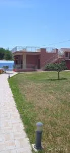 lemonishouse by the sea 1 - 尼尔斯吉尼