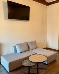 11 Luxury Apartments