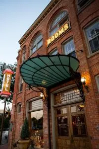 Retro Suites Hotel - Port Huron