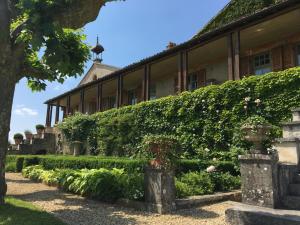 Maisons d'hotes Clos de Mont July, chambres avec vue et terrasse dans demeure historique : photos des chambres