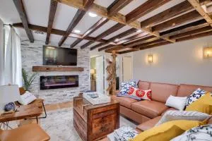 5 bd w Hottub - mins to Hunting Hiking & Fishing - Safe Harbor