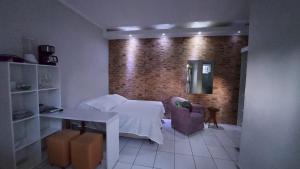 KITNET 02 com ar cond, à 3 min da praia