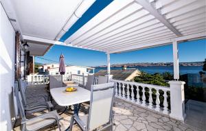 Cozy Apartment In Ribarica With Wifi