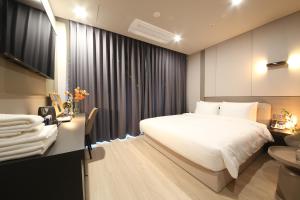 City Hotel the Busan Metro