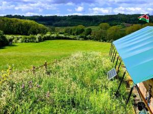Hakuna Matata Safari Lodge - Sublime, off-grid digital detox with hot tub