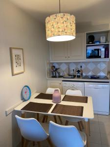 Appartements Vue mer et sur la baie de Cannes piscine 450m2 randonnee VTT au pied de l Esterel : photos des chambres