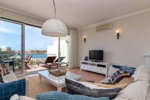 Front line townhouse n 9 in Ferragudo sea views