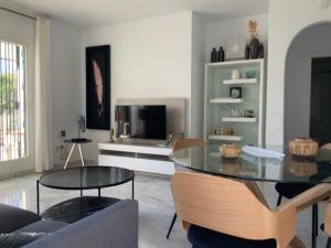 Apartamento Miraflores tres piscinas cerca del mar - Albamar