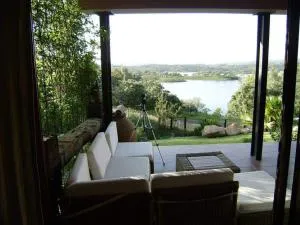 Casa con encanto frente al lago - La Parrilla