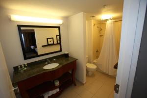 GreenTree Inn & Suites Phoenix Sky Harbor