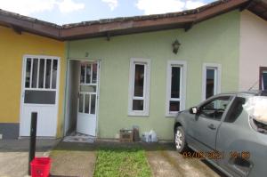 CASA 2 DORM UBATUBA PRAIA MARANDUBA no CONDOMINIO BRISAS DA PRAIA com Wifi Gratis, CHURRASQUEIRA 02 Vagas Garagem