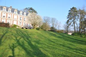 Appartements LA TERRASSE DU CHATEAU DES GENETS - GITE 2 ou 4 Personnes : photos des chambres