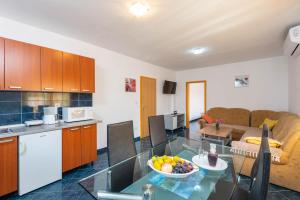 Holiday Apartments Mare