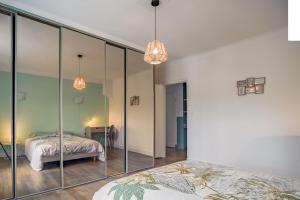 Appartements Happy House - Centre Ville - Parking Gratuit : photos des chambres