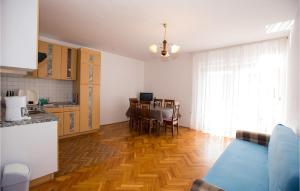 Awesome Apartment In Barbat With 3 Bedrooms And Wifi