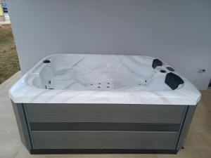 Villa VINE - new luxury holiday house in a green oasis