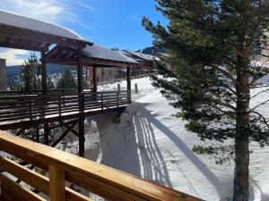 Appartements SUPERBE T2 classe 3 etoiles 45m2-WIFI gratuit-STYLE CHALET VUE PANO : photos des chambres