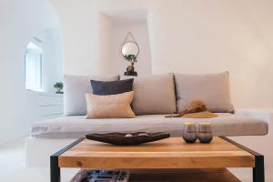 Nykteri by A Terre Cave Villas