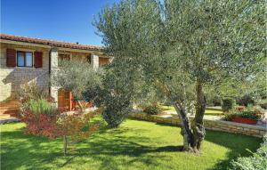 Beautiful Apartment In Rakalj With Wifi